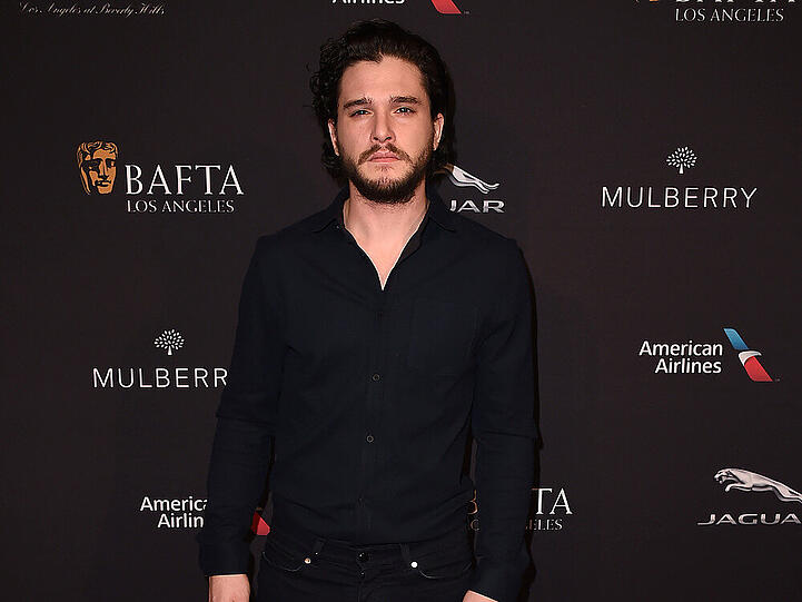 Kit Harington macht auf dem roten Teppich eine gute Figur, auf die er keinesfalls reduziert werden will