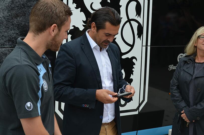 Das ist der neue Teambus für die Löwen.