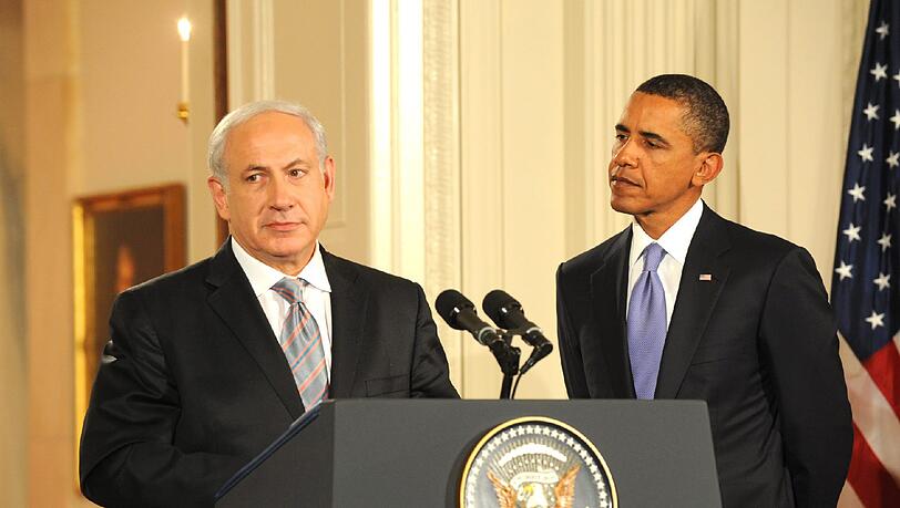 Barack Obama (r.) kann die Sorgen von Benjamin Netanjahu verstehen, dennoch sieht er den Atom-Deal mit dem Iran als "einmalige Chance im Leben". Barack Obama (r.) kann die Sorgen von Benjamin Netanjahu verstehen, dennoch sieht er den Atom-Deal mit dem Iran als "einmalige Chance im Leben".