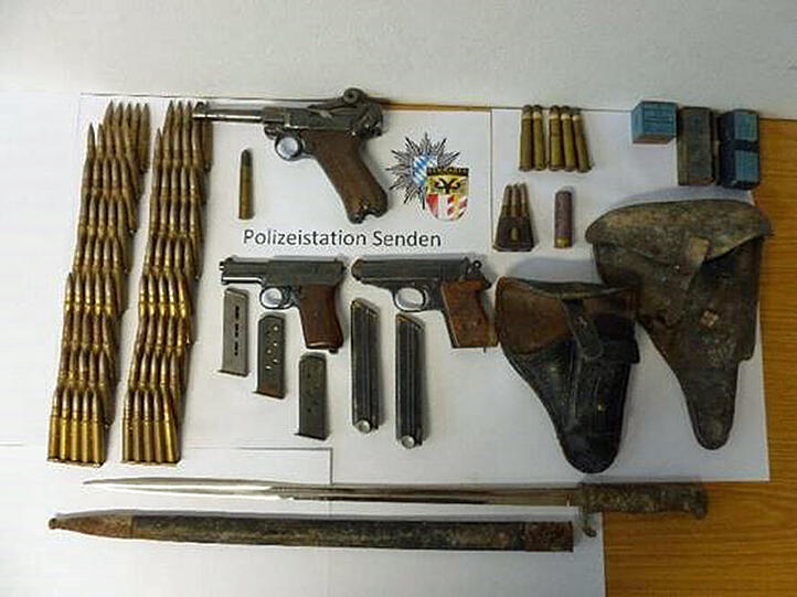 Diesen Waffenfund machten Bauarbeiter bei Abrissarbeiten in Senden.