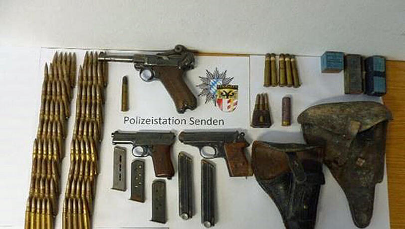 Diesen Waffenfund machten Bauarbeiter bei Abrissarbeiten in Senden. Diesen Waffenfund machten Bauarbeiter bei Abrissarbeiten in Senden.