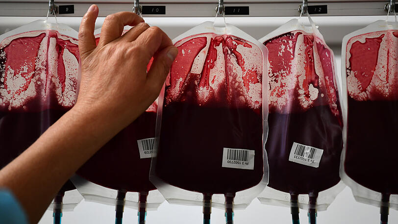 Rund 2.000 Blutspenden werden in Bayern pro Tag benötigt.