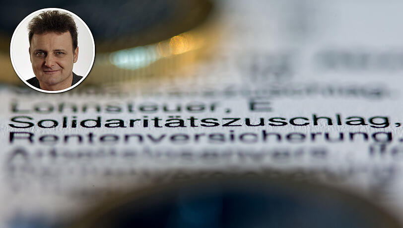 Auch nach der geplanten weitgehenden Abschaffung des Soli werden dem Steuerzahlerbund zufolge viele Normalverdiener die Abgabe weiter zahlen müssen. Auch nach der geplanten weitgehenden Abschaffung des Soli werden dem Steuerzahlerbund zufolge viele Normalverdiener die Abgabe weiter zahlen müssen.