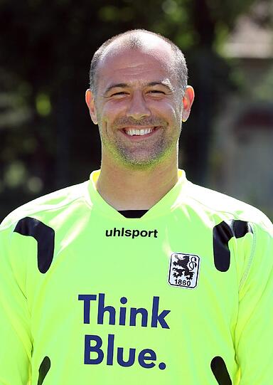 Gabor Kiraly: &bdquo;Wir wollen in jedes Training und vor allem in jedes Spiel mit der richtigen Einstellung gehen. Wenn wir das machen, dann wird es automatisch sportlich klappen. Und dann ist auch alles möglich.&ldquo;