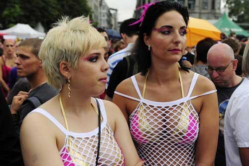 Traurige Gesichter: Schweigeminute auf der Street Parade in Zürich