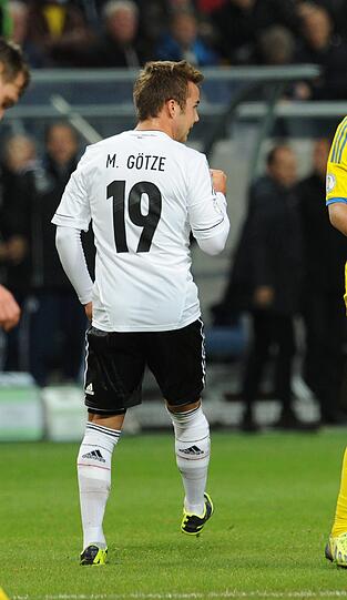 Götze: Ganz starke Rückkehr. Traf nach acht Minuten auf dem Platz.
Legte dann für Schürrle auf. Das gefiel bestimmt auch Uli Hoeneß.