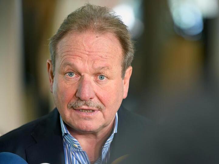 Während sich Ländervertreter Matthias Kollatz zuversichtlich zeigt, betont Verdi-Chef Frank Bsirske, man liege in allen wesentlichen Punkten "komplett auseinander".