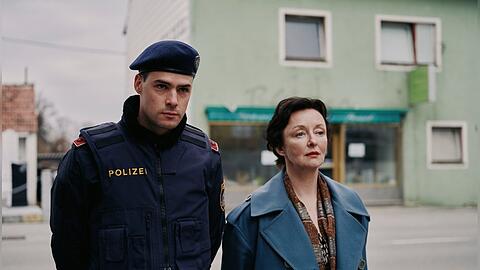 "Landkrimi: Acht": Patrick Brandl (Thomas Prenn) und Marion Geyer (Regina Fritsch) ermitteln in einem Mordfall.