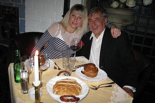 Richard Lugner und Anastasia Sokol - verliebt im Thailand-Urlaub 2010.
