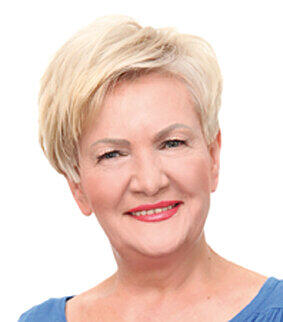 Dame nach der Anti-Aging-Pigmentierung