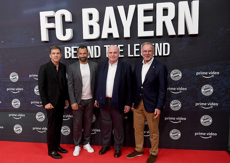 Christoph Schneider, Hasan Salihamidzic, Uli Hoeneß und Karl-Heinz Rummenigge (v.l.).