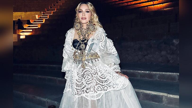Madonna hat sich f&uuml;r ihre Geburtstagsparty eine besondere Location ausgesucht: das Gro&szlig;e Theater von Pompeji.