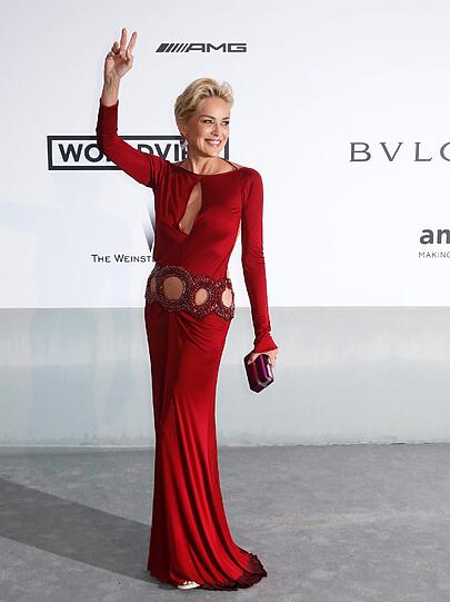 Sexy mit 56: Sharon Stone im knallengen Kleid beim Filmfest in Cannes. Die Bilder...