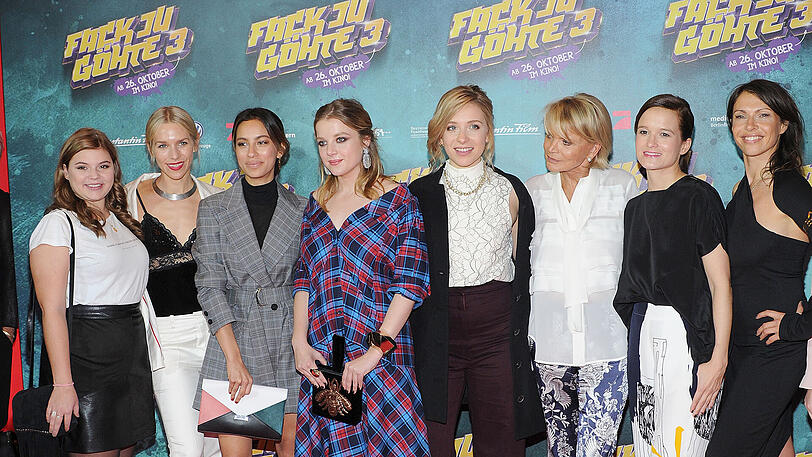 Runa Greiner, Julia Dietze, Gizem Emre, Hella Haase, Lena Kleine, Uschi Glas, Produzentin Lena Schömann und Jana Pallaske (v.l.).