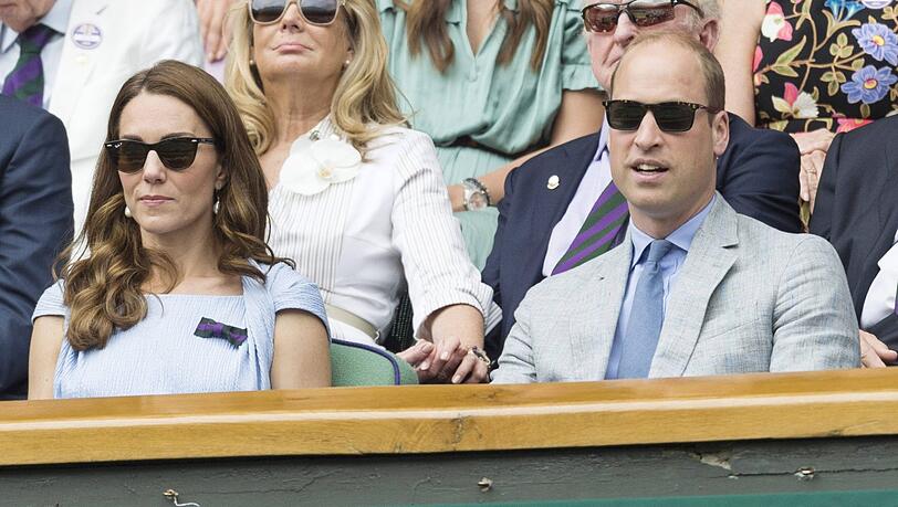 Ehekrise bei den Cambridges? Herzogin Kate erteilt Prinz William eine Abfuhr im TV. Ehekrise bei den Cambridges? Herzogin Kate erteilt Prinz William eine Abfuhr im TV.