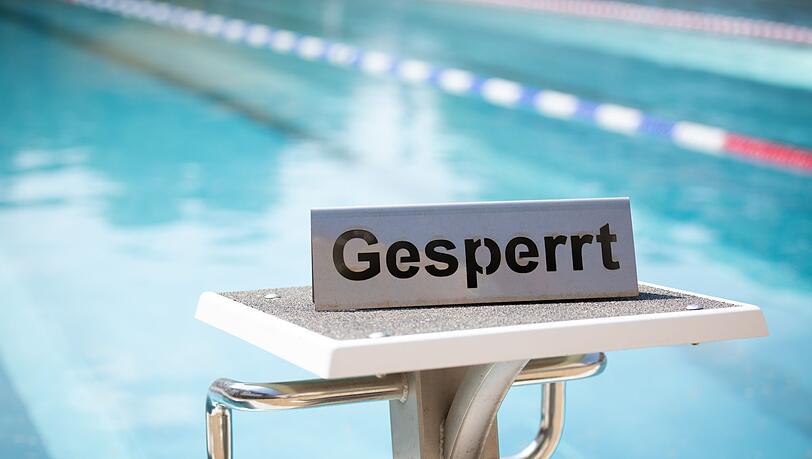Wegen eines Gasaustritts wurde ein Freibad in Oberbayern vorerst geschlossen. (Symbolbild)