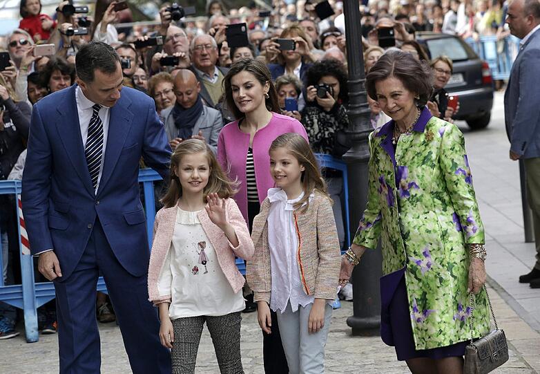 Spaniens Königsfamilie hat die Ostermesse auf Mallorca besucht