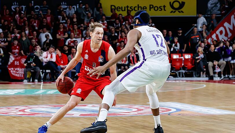 Petteri Koponen (l.) war mit 14 Punkten Topscorer bei den Münchnern. Petteri Koponen (l.) war mit 14 Punkten Topscorer bei den Münchnern.