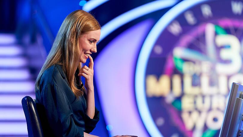 Kandidatin Laura Harbig scheitert bei "Wer wird Millionär?", doch die Frage war falsch.