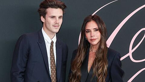 Cruz Beckham, hier 2024 mit Mutter Victoria, lie&szlig; sich feiern.
