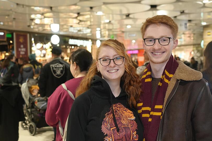 Julia Georgi mit ihrem Bruder Alex: Die beiden haben als Kinder gemeinsam die Harry-Potter-Filme geschaut.
