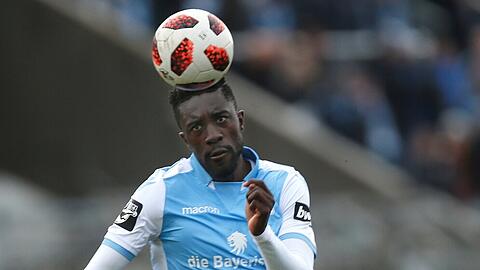 1,90 Meter groß: Leih-Löwe Prince Osei Owusu.