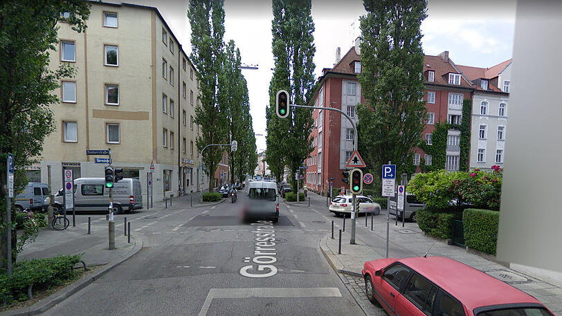 Einer der beiden Unfälle mit Fahrerflucht passierte an der Görres- Ecke Zentnerstraße in der Maxvorstadt.