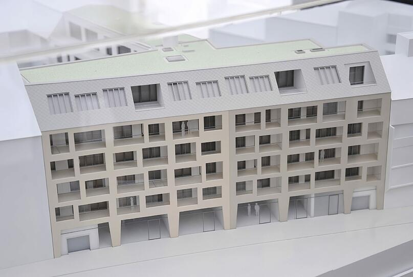 Feilitzschstraße 7: Früher stand hier die Schwabinger 7, heute sollen Luxuswohnungen gebaut werden. Aber dagegen wehren sich nun die Anwohner. Das Verwaltungsgericht veranstaltete eine Baustellenbegehung.