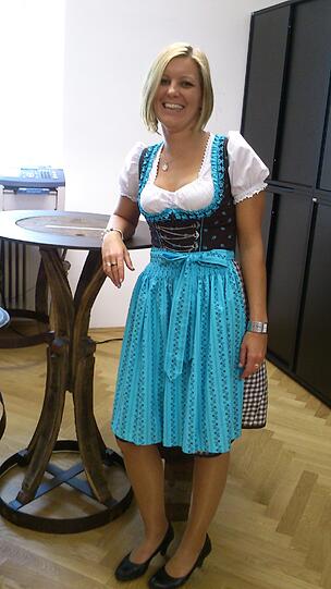 Michaela der Bayern-Glücksbringer: Jedes Mal wenn sie Spiele in der Allianz Arena besucht gewinnen die Bayern - und das seit 2005.