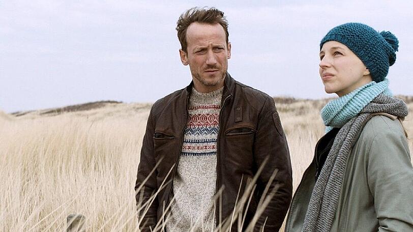 "Tatort: Mord auf Langeoog": Thorsten Falke (Wotan Wilke Möhring) und Katharina Lorenz (Petra Schmidt-Schaller) ermitteln auf Langeoog.