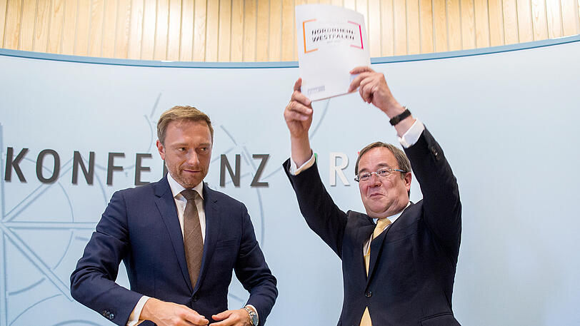 Knapp fünf Wochen nach der Landtagswahl in Nordrhein-Westfalen stellten CDU und FDP ihren Koalitionsvertrag vor.