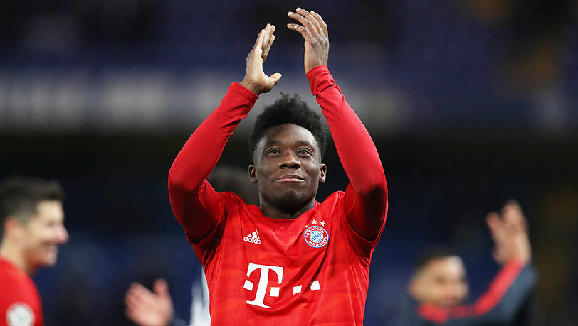 Shootingstar und Fanliebling beim FC Bayern: Alphonso Davies, der seinen Vertrag kürzlich bis 2025 verlängert hat. Shootingstar und Fanliebling beim FC Bayern: Alphonso Davies, der seinen Vertrag kürzlich bis 2025 verlängert hat.