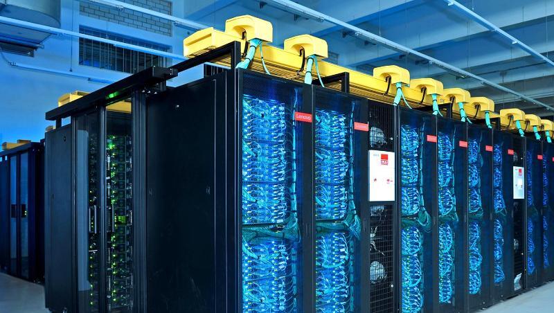 Die Anlage "SuperMUC-NG" am Leibniz Rechenzentrum. Die Anlage schaffte es mit einer Rechenleistung von über 19 Petaflops in die weltweiten Top Ten. Die Anlage "SuperMUC-NG" am Leibniz Rechenzentrum. Die Anlage schaffte es mit einer Rechenleistung von über 19 Petaflops in die weltweiten Top Ten.