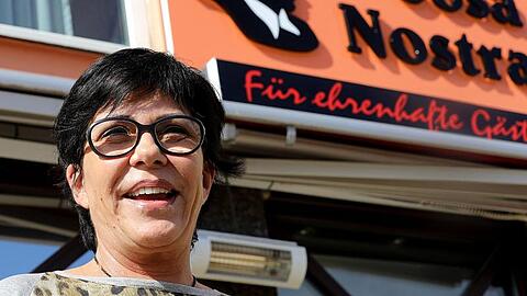 Petra Bratu, Besitzerin des italienischen Restaurants "Cosa Nostra", in Köln.