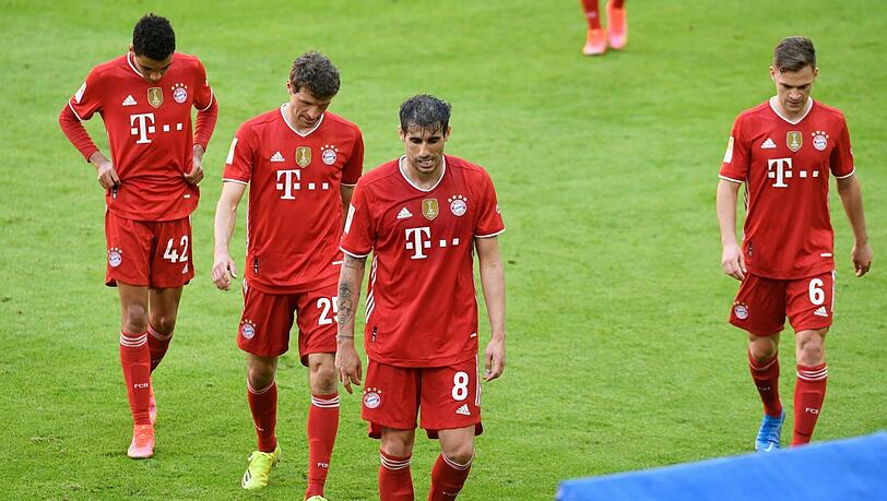 Die Bayern um Jamal Musiala, Thomas Müller, Javi Martínez und Joshua Kimmich (v.l.) sind auf der letzten Reserve.