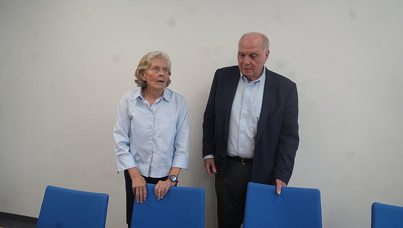 Uli Hoene&szlig; erschien pers&ouml;nlich vor Gericht, an seiner Seite Ehefrau Susi.