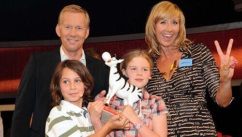 Paul und Felipa mit Rate-Kollegin Andrea Kiewel und Moderator Johannes B. Kerner nach ihrem Rate-Sieg. Paul und Felipa mit Rate-Kollegin Andrea Kiewel und Moderator Johannes B. Kerner nach ihrem Rate-Sieg.