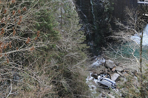 Auf dem Weg nach Brandberg in der Nähe von Mayrhofen stürzte das Auto in die Schlucht.