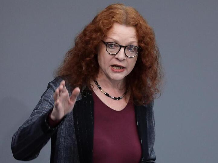 Margarete Bause von Bündnis90/Grüne spricht bei der Sitzung des Bundestages. Foto: Jörg Carstensen/Archivbild