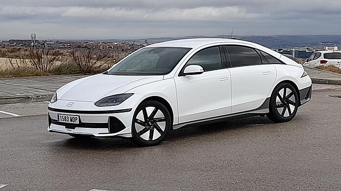 Spannend gezeichnet: Der Ioniq 6 mit ausdrucksstarkem und ungewöhnlichem Design.