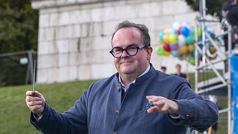 Als Wirtschaftsreferent ist Clemens Baumgärtner auch für die Wiesn verantwortlich. Auf dem Parteitag präsentierte er sich aber vor allem als Freund der Auto-Industrie.