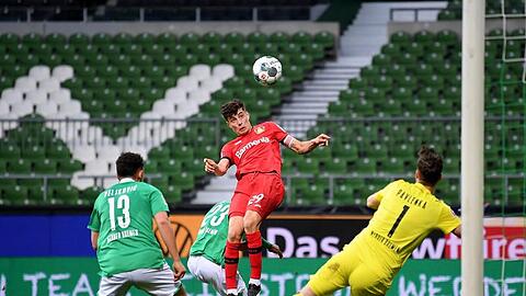 Kai Havertz (M) legte mit zwei Toren den Grundstein zu Leverkusens Sieg in Bremen.
