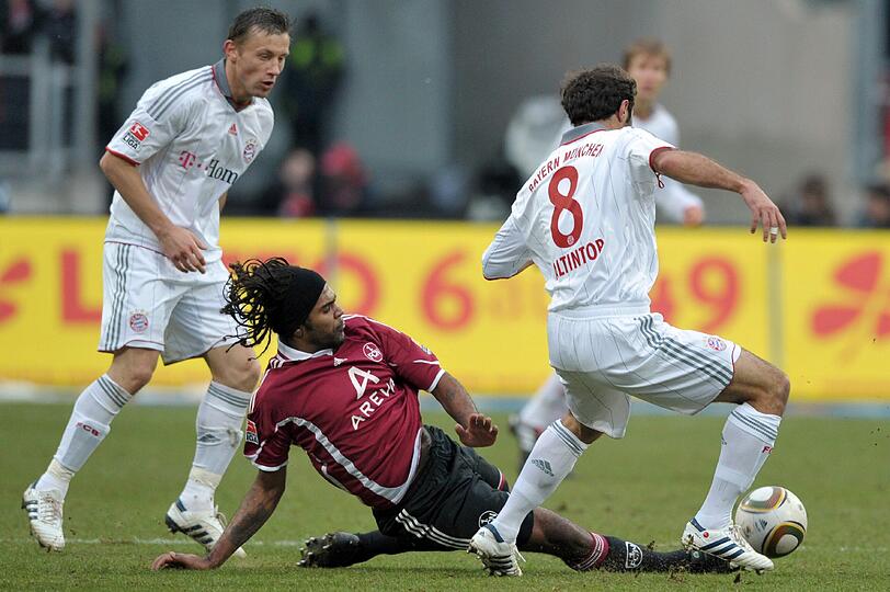 Nach lediglich drei Einsätzen in der Vorrunde der Spielzeit 2009/2010 verlieh der FC Bayern den Innenverteidiger in der Winterpause nach Nürnberg. Beim Club blühte Breno wieder auf, wusste in den ersten sechs Partien zu überzeugen und mauserte sich unter Dieter Hecking schnell zum Stammspieler.