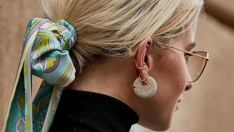 Mit den richtigen Kleidungsstücken und Accessoires lässt sich auch Zuhause für italienisches Urlaubsfeeling sorgen - Caro Daur macht es vor. Mit den richtigen Kleidungsstücken und Accessoires lässt sich auch Zuhause für italienisches Urlaubsfeeling sorgen - Caro Daur macht es vor.
