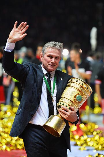 Schon zuvor feierte der Rekordmeister im Berliner Olympiastadion den Sieg im DFB-Pokalfinale gegen den VfB Stuttagart