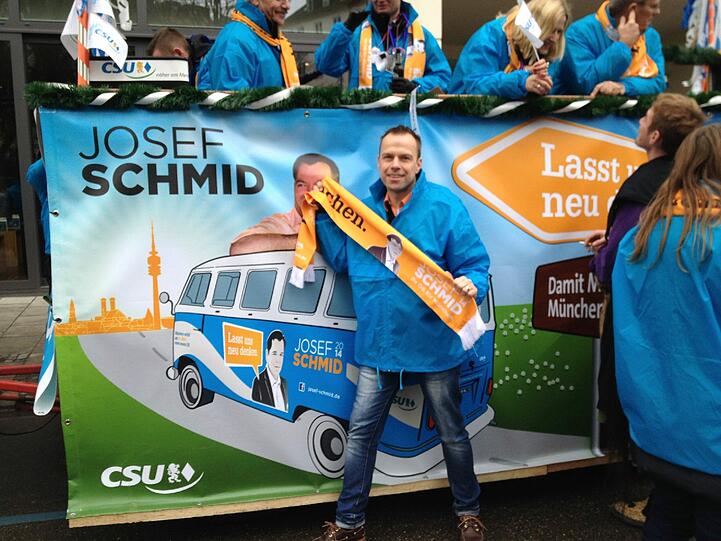 &bdquo;Gegen Diskriminierung&ldquo;: Andreas Möhring (40), CSU, Listenplatz 29: Die Stadt sollte noch mehr für Homosexuelle tun. Viele städtische Häuser stehen leer. Die könnten der Szene zur Verfügung gestellt werden. Es braucht mehr Begegnungszentren und auch mehr Szenelokale. Von dieser Warte aus könnte ich in den Landtag hineinwirken, denn auf Landesebene ist noch so viel zu tun. Vor allem in Schulen. Da würde ich gern eine Projektwoche zum Thema Diskriminierung anregen, bei der jegliche Form der Diskriminierung zur Sprache kommt &ndash; auch die der Homosexuellen. Lehrer, Schüler und Eltern müssen sich dem Thema stellen.