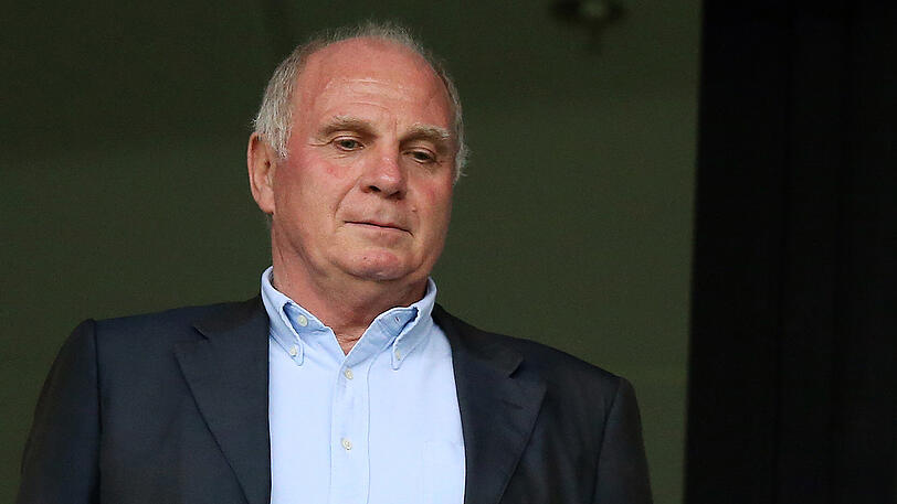 Klubpräsident Uli Hoeneß als Zuschauer beim 0:2 des FC Bayern in Hoffenheim.
