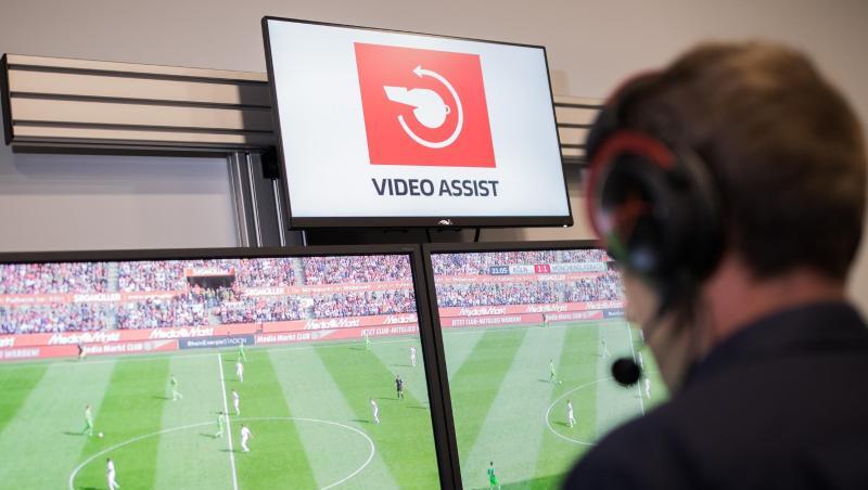 Der Videobeweis kommt ab der Saison 2019/2020 auch in der 2. Liga zum Einsatz. Der Videobeweis kommt ab der Saison 2019/2020 auch in der 2. Liga zum Einsatz.