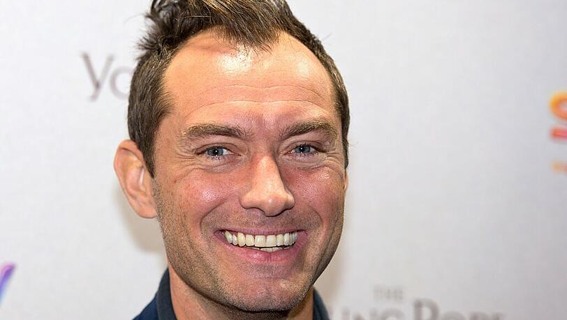 Im zweiten Teil von "Phantastische Tierwesen und wo sie zu finden sind" wird Jude Law als Albus Dumbledore zu sehen sein.