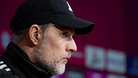Trainer Thomas Tuchel von München nimmt nach dem Spiel an einer Pressekonferenz teil.